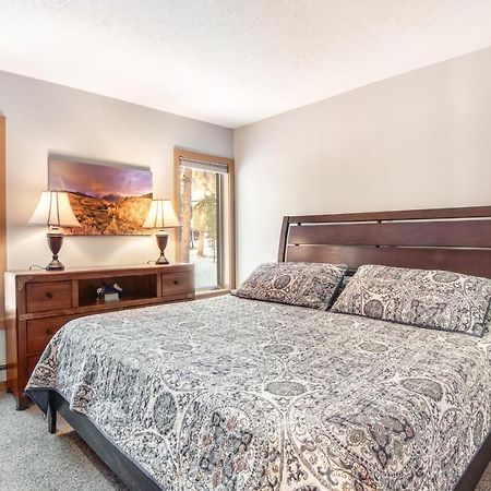 The Pines Condos キーストーン エクステリア 写真