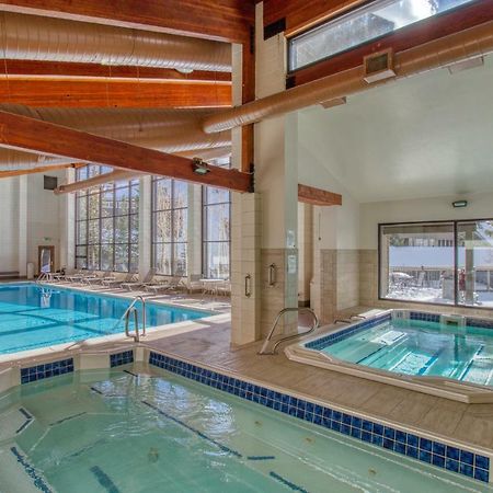 The Pines Condos キーストーン エクステリア 写真