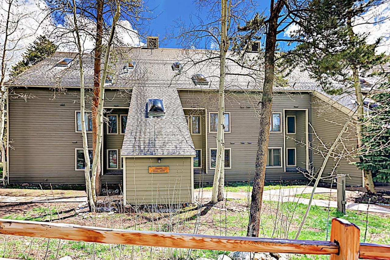 The Pines Condos キーストーン エクステリア 写真