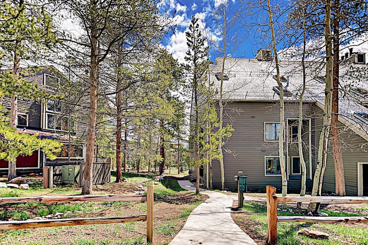 The Pines Condos キーストーン エクステリア 写真