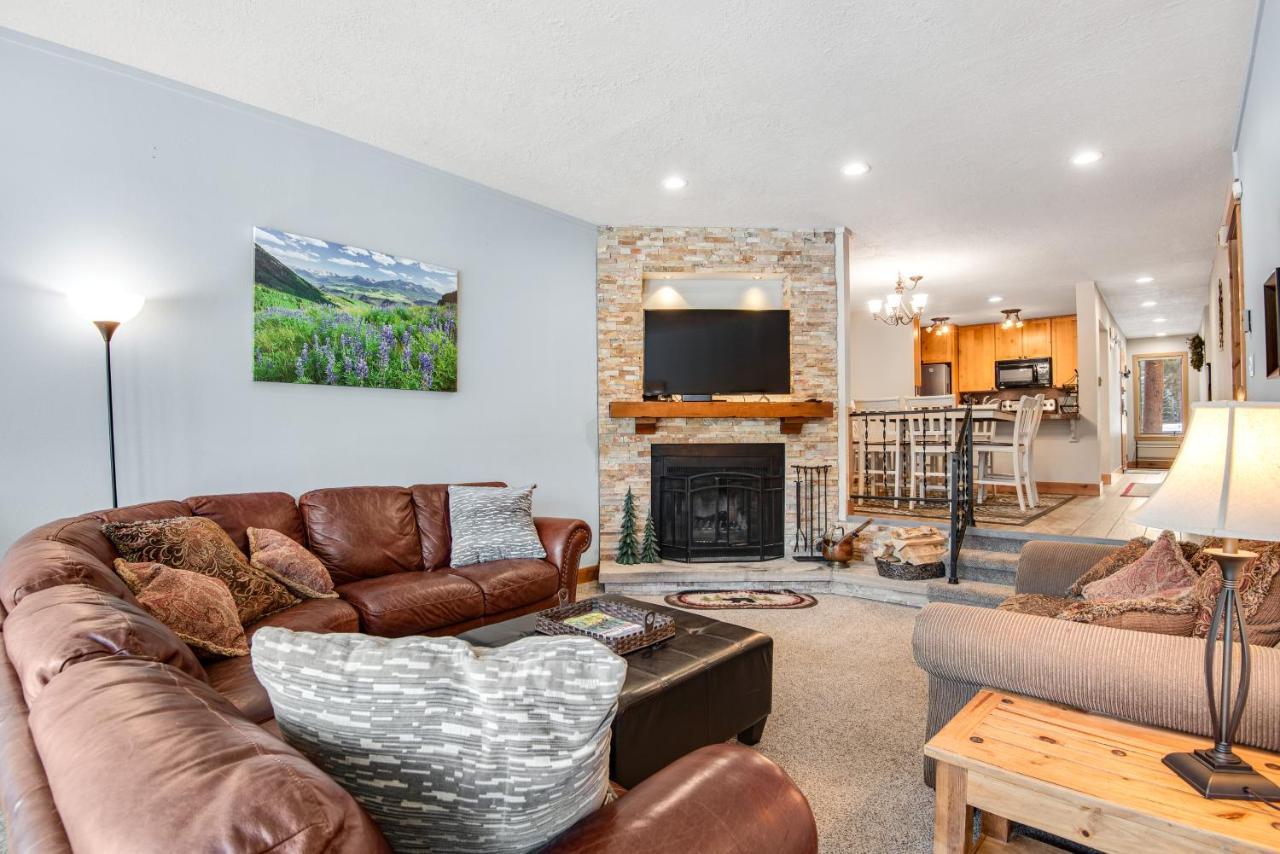 The Pines Condos キーストーン エクステリア 写真