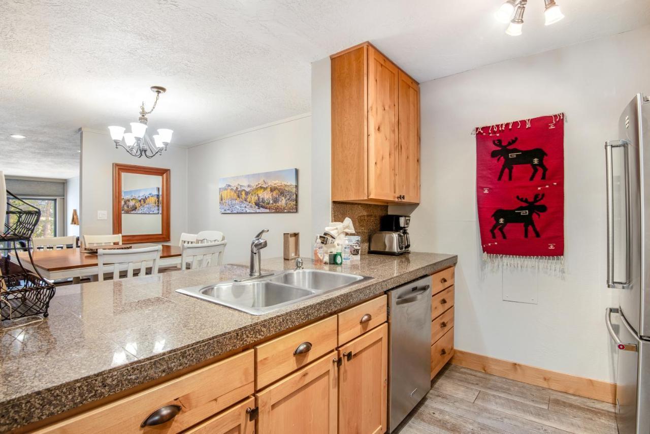 The Pines Condos キーストーン エクステリア 写真