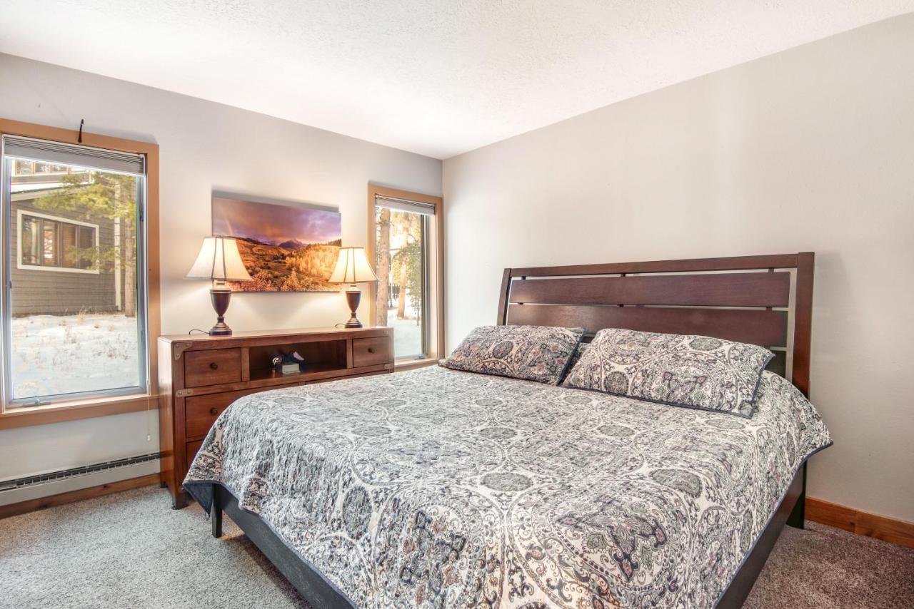 The Pines Condos キーストーン エクステリア 写真