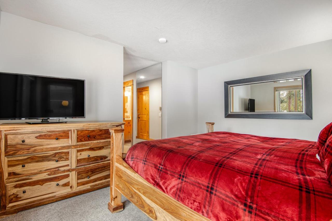 The Pines Condos キーストーン エクステリア 写真