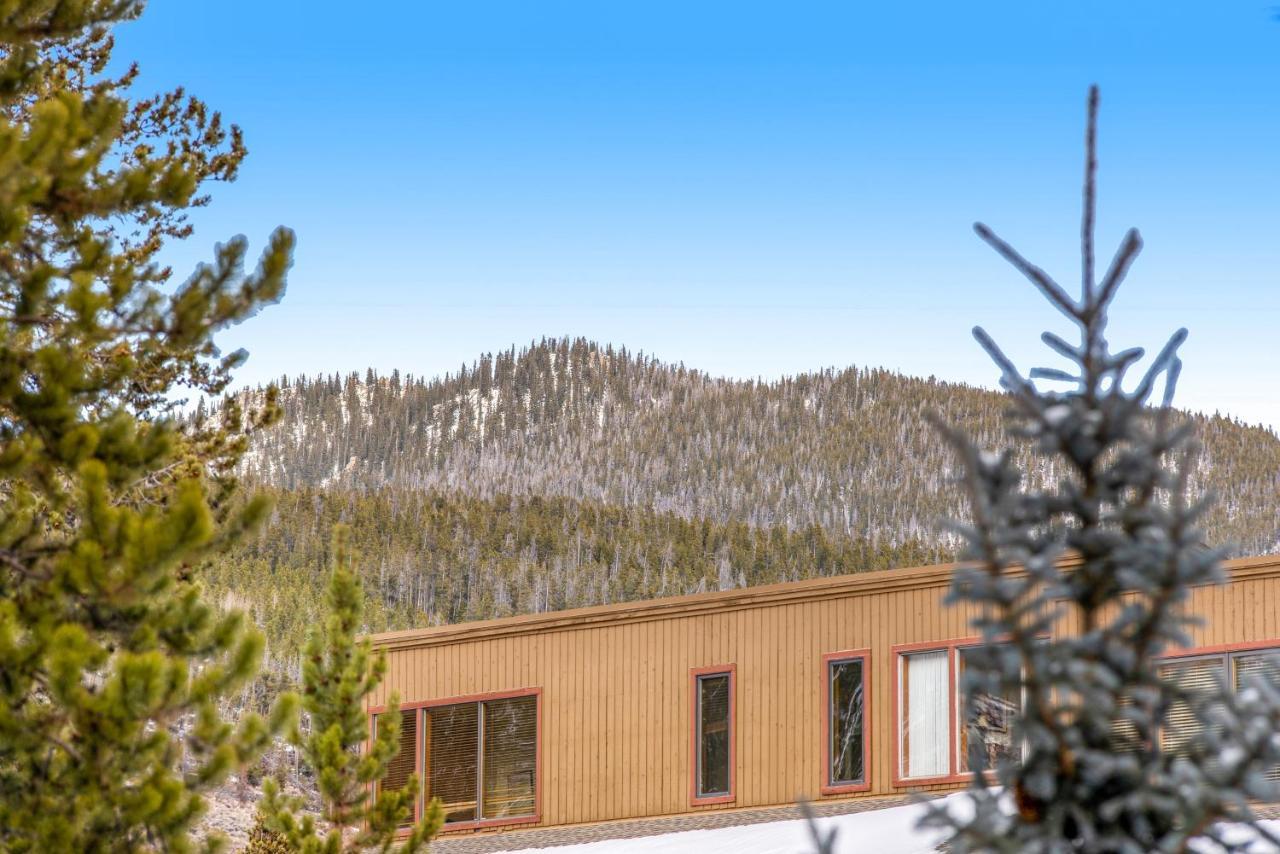 The Pines Condos キーストーン エクステリア 写真